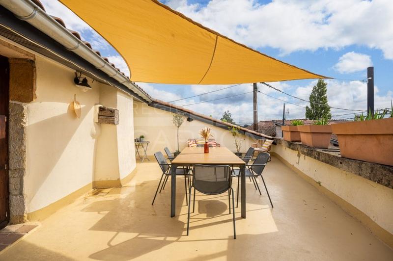 Maison - 219 m² - 6 pièces