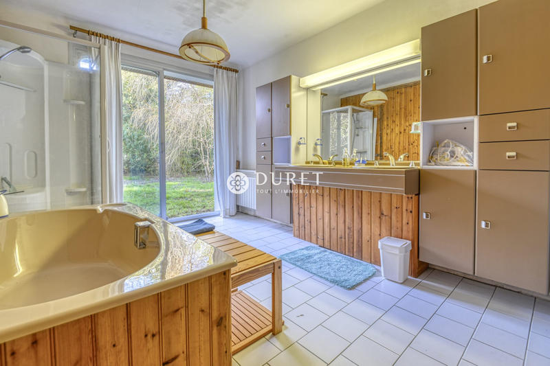 Maison contemporaine - 205 m² - 6 pièces