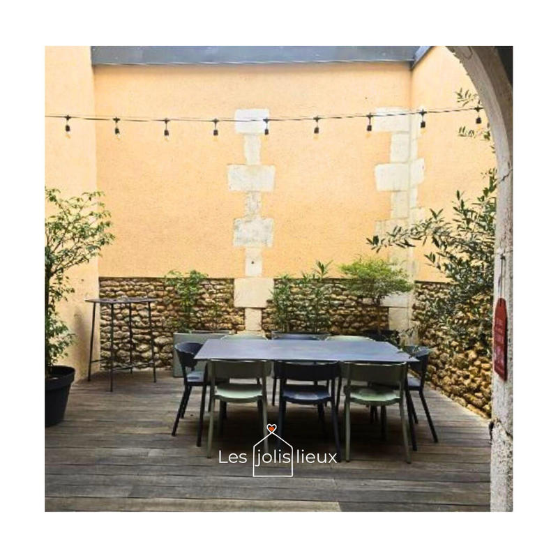 Maison - 221 m² - 10 pièces