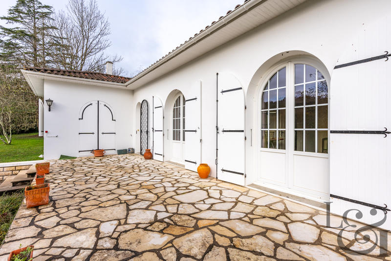 Maison - 143 m² - 7 pièces