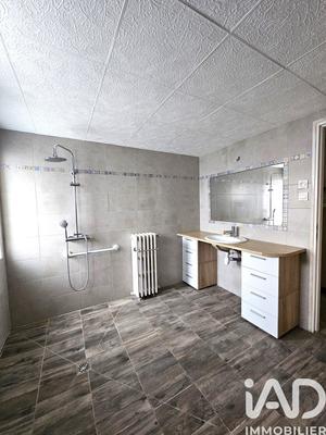 Maison - 196 m² - 8 pièces