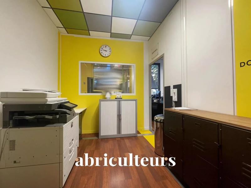 Bureau - 65 m² - 5 pièces