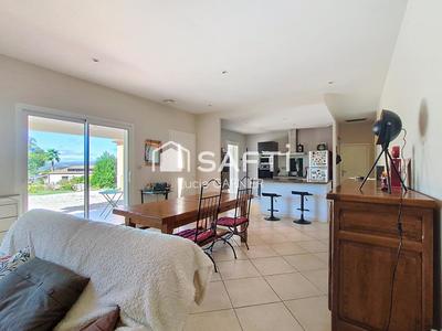 Maison - 138 m² - 6 pièces