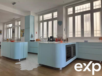 Appartement - 153 m² - 6 pièces