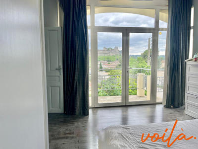 Maison - 218 m² - 8 pièces