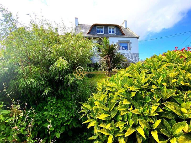 Maison - 206 m² - 6 pièces