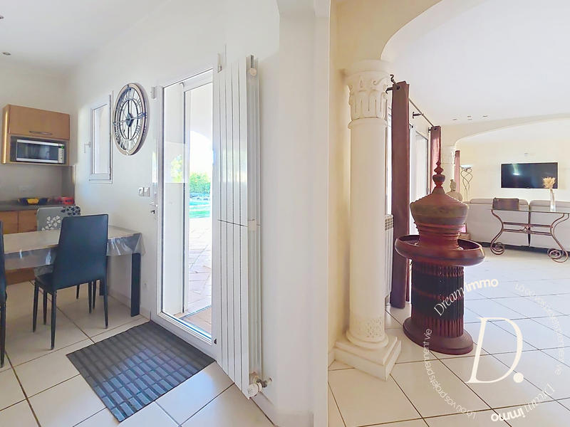 Villa - 270 m² - 8 pièces