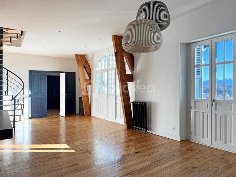 Appartement - 112 m² - 4 pièces