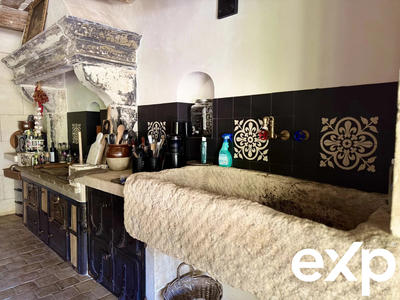 Maison traditionnelle - 252 m² - 7 pièces