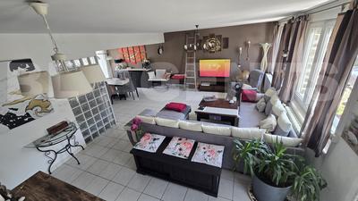 Maison - 183 m² - 10 pièces