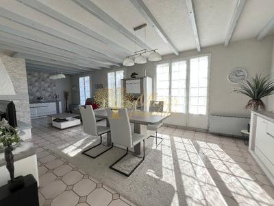 Pavillon - 130 m² - 6 pièces