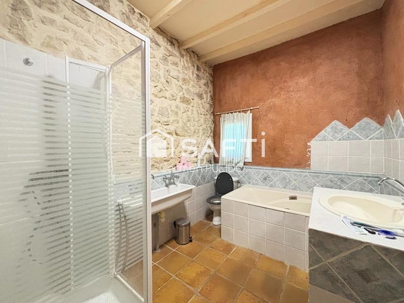 Maison - 305 m² - 12 pièces