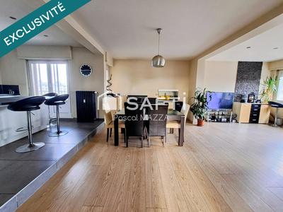 Appartement - 99 m² - 4 pièces