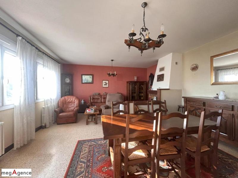 Maison traditionnelle - 102 m² - 5 pièces