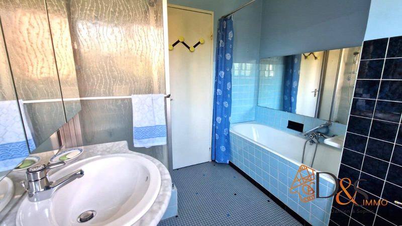 Maison - 95 m² - 5 pièces