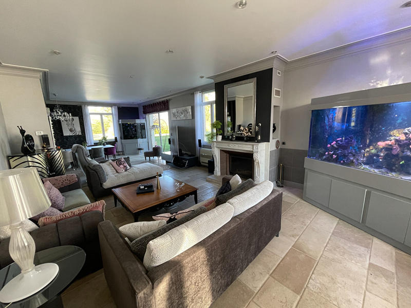 Maison - 314 m² - 9 pièces