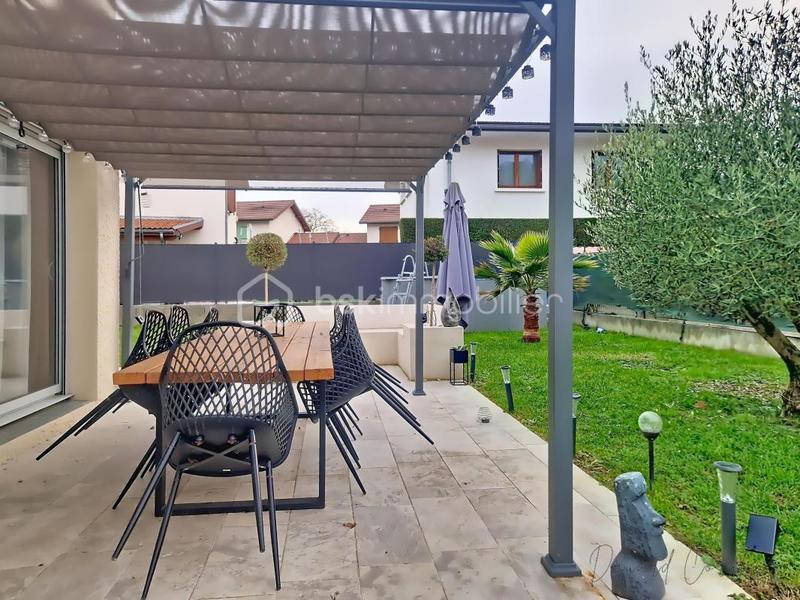 Maison - 102 m² - 4 pièces