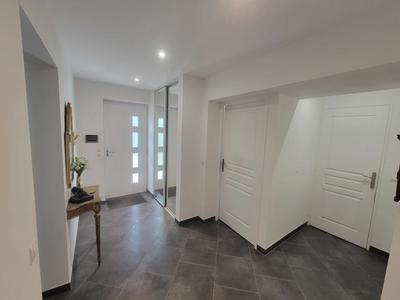 Maison - 215 m² - 10 pièces