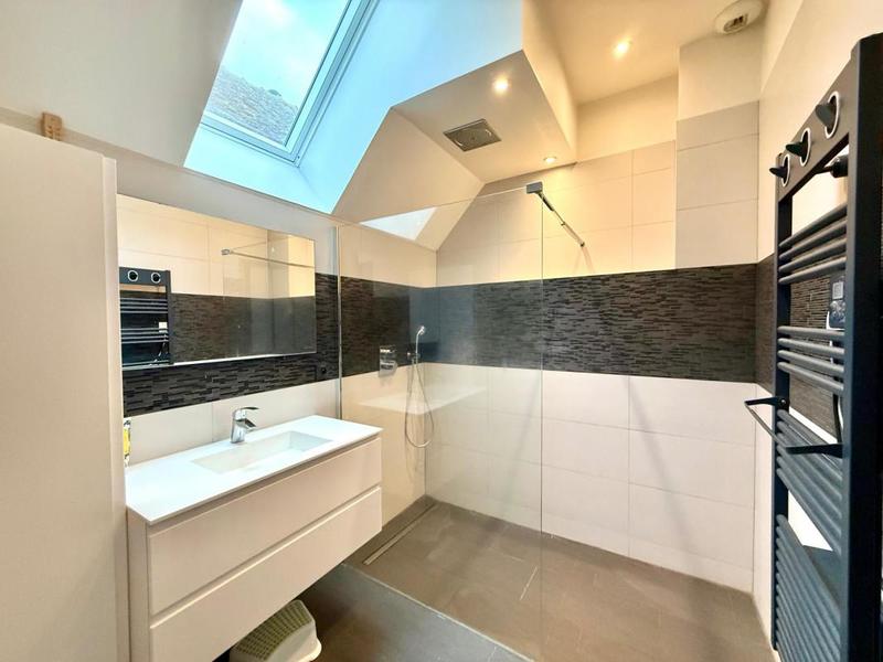 Maison - 186 m² - 7 pièces