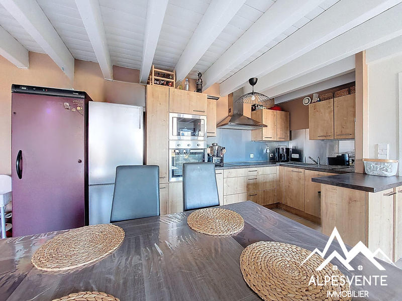 Maison - 102 m² - 4 pièces