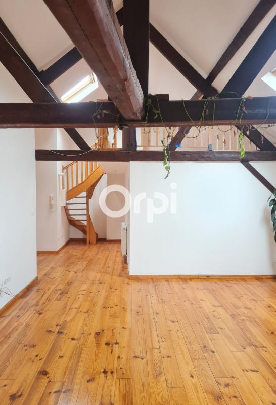 Loft - 98 m² - 3 pièces