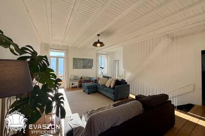 Maison - 182 m² - 6 pièces