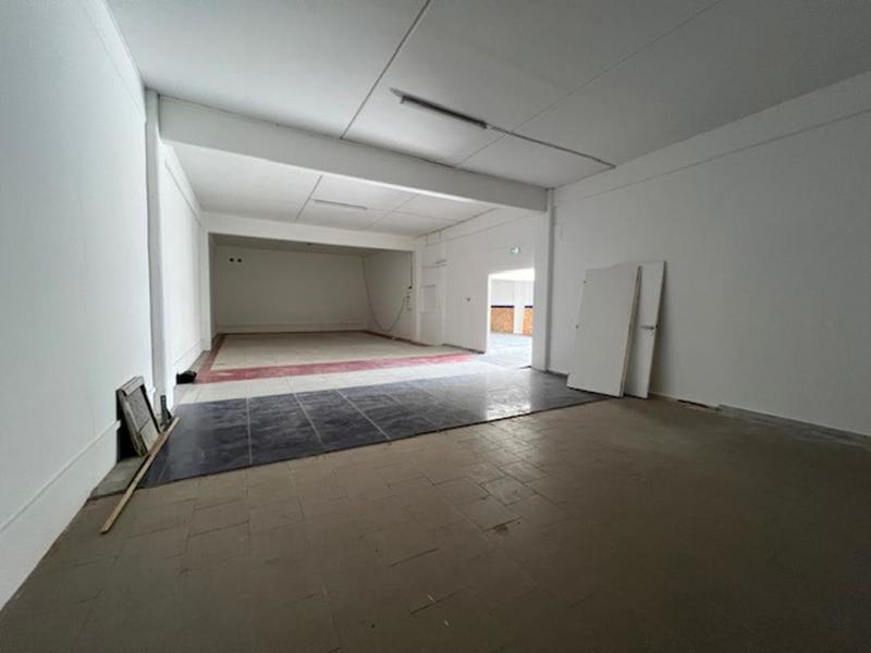 Local commercial - 206 m² - 3 pièces
