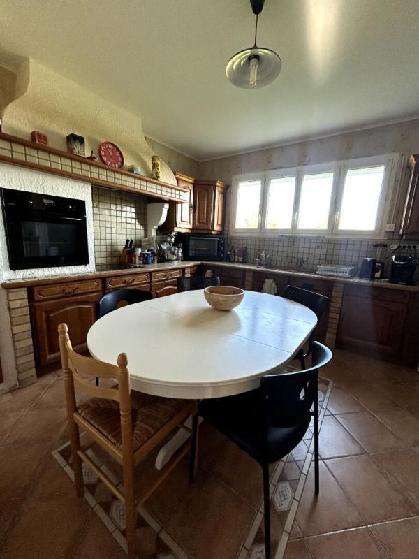 Maison - 274 m² - 12 pièces