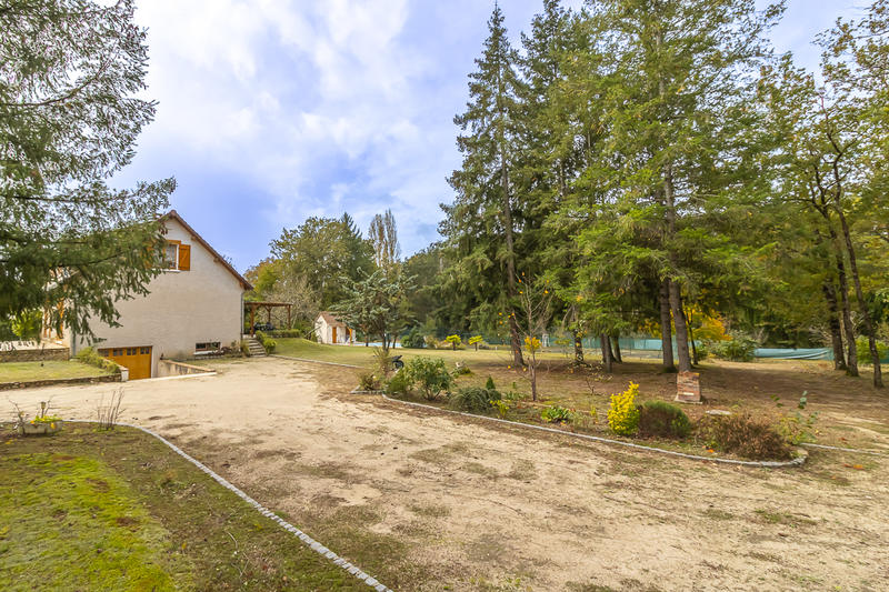 Maison - 137 m² - 6 pièces