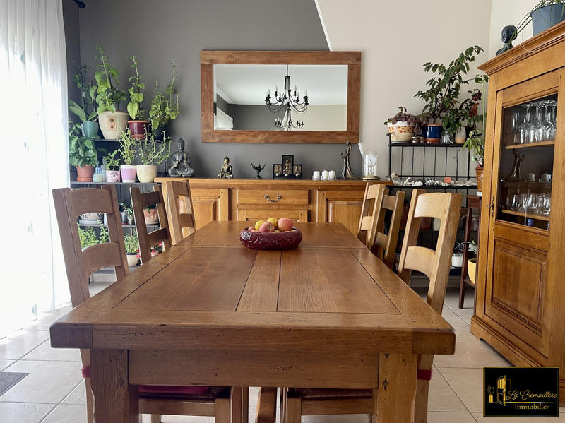 Maison - 163 m² - 9 pièces