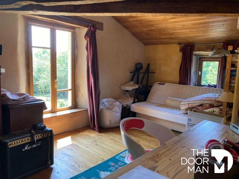 Propriété - 260 m² - 8 pièces