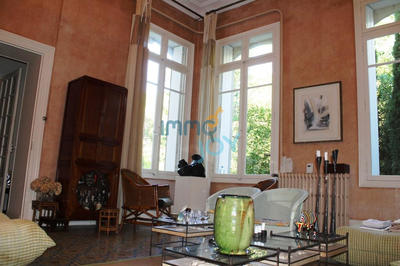 Propriété - 360 m² - 15 pièces