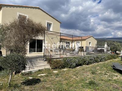 Maison - 240 m² - 11 pièces