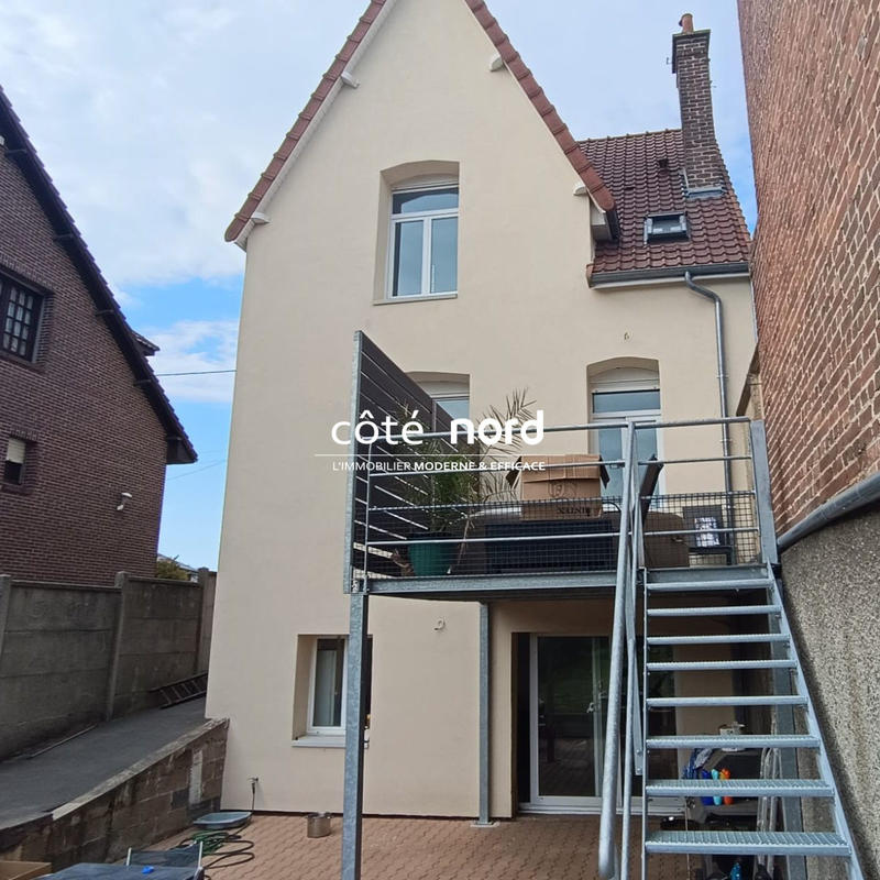 Maison - 93 m² - 6 pièces