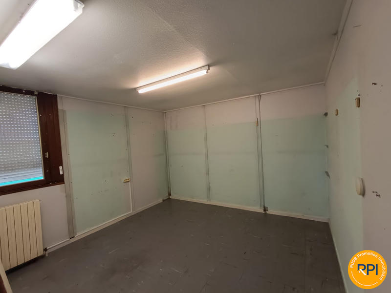 Local commercial - 2 682 m² - 8 pièces