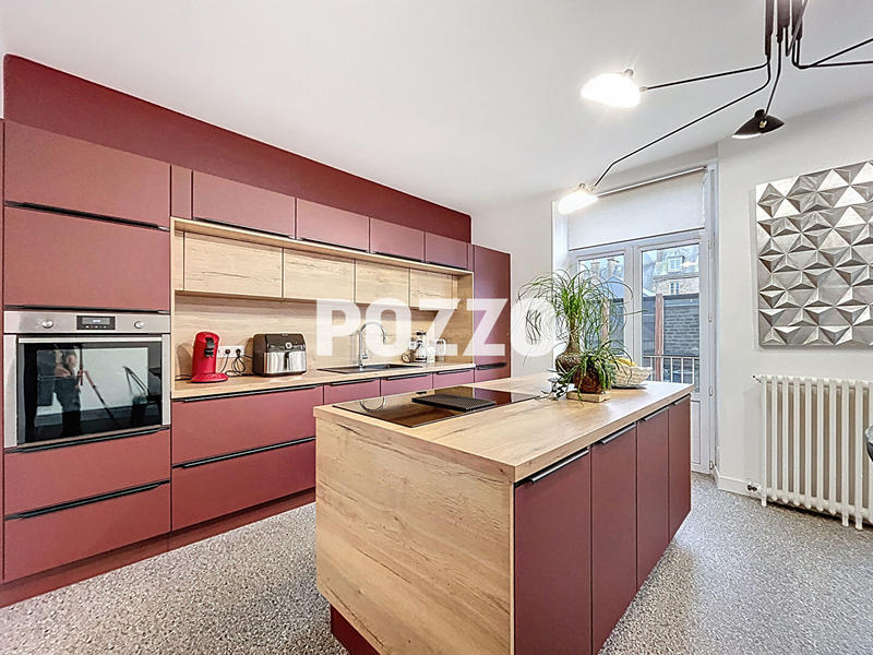 Appartement - 190 m² - 6 pièces