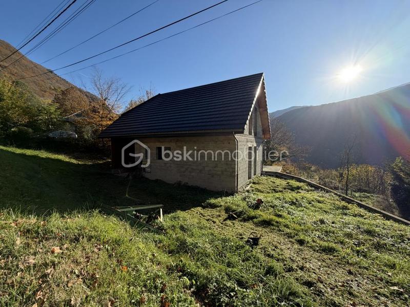 Maison - 180 m² - 5 pièces