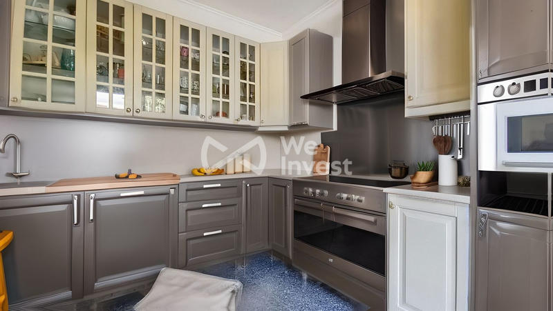 Maison - 295 m² - 10 pièces