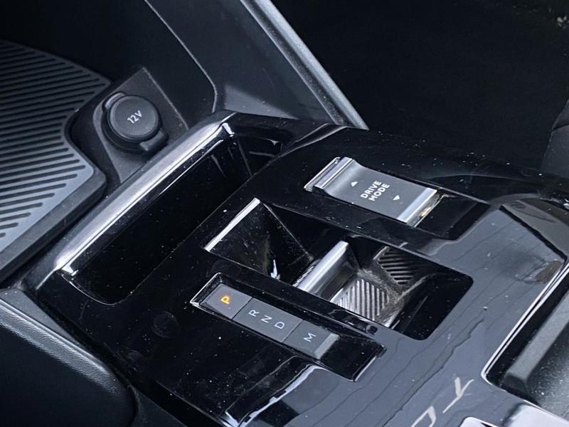 Citroën C4 Société III Bhdi 130 s&amp;S Eat8 Feel Nav Busines R