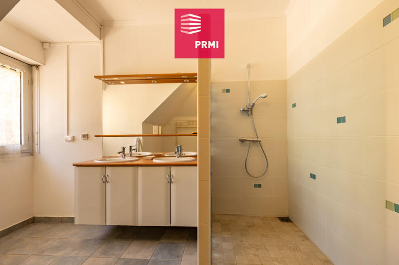 Maison - 258 m² - 6 pièces