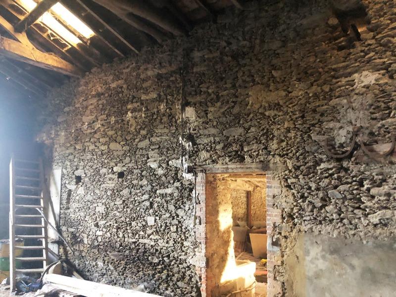 Grange - 200 m² - 2 pièces