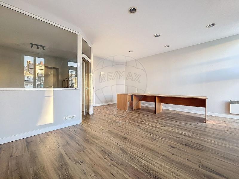 Bureau - 50 m² - 2 pièces