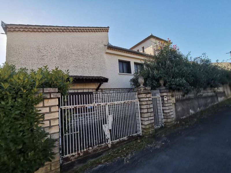 Maison - 174 m² - 14 pièces