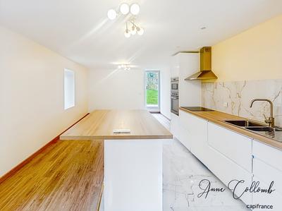 Maison - 208 m² - 8 pièces