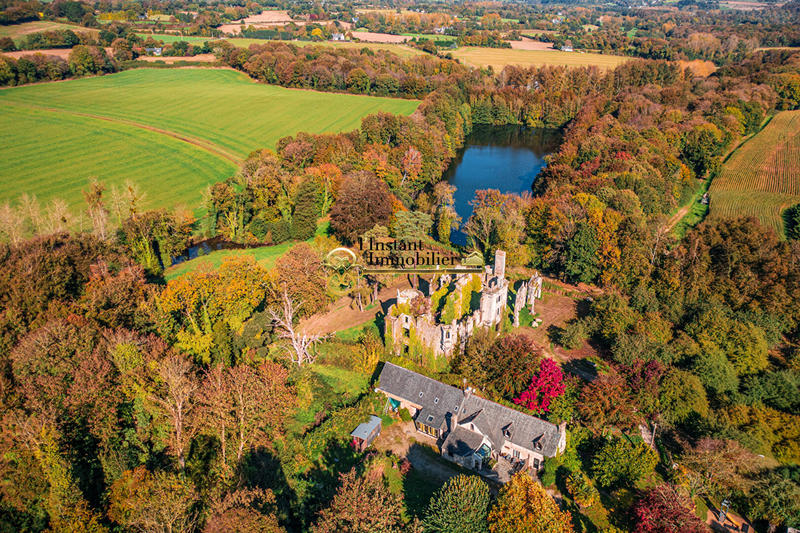 Demeure - 240 m² - 11 pièces