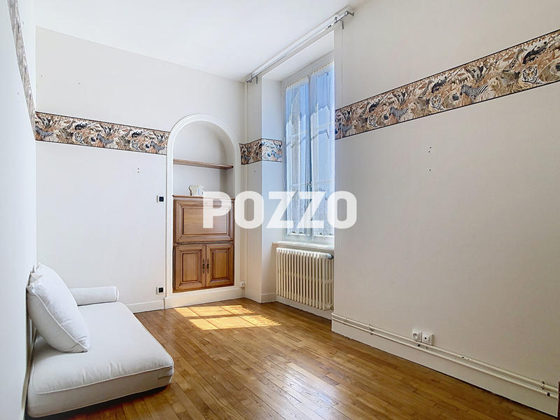 Maison - 408 m² - 18 pièces