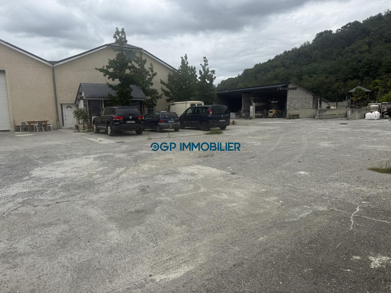 Entrepôt - 6 544 m²