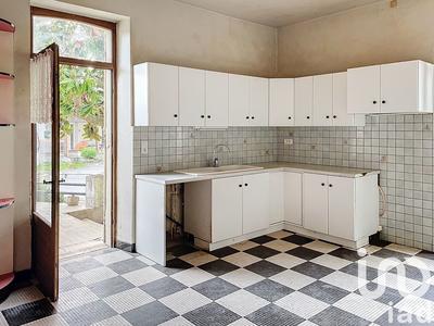 Maison de village - 240 m² - 17 pièces