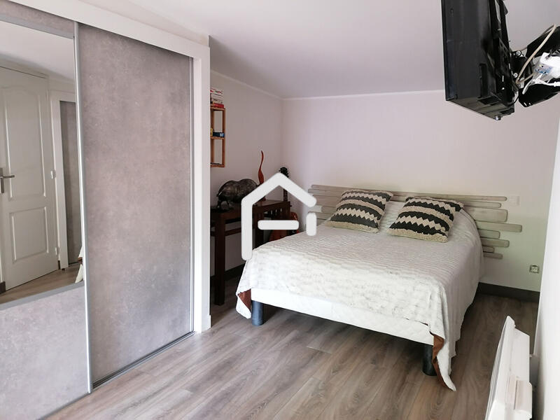 Maison - 190 m² - 12 pièces