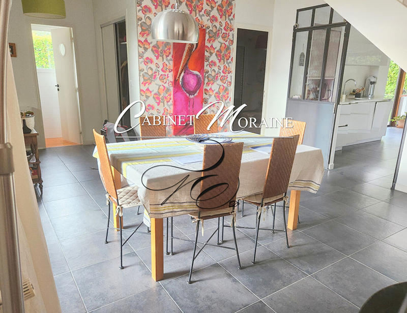 Demeure - 160 m² - 9 pièces